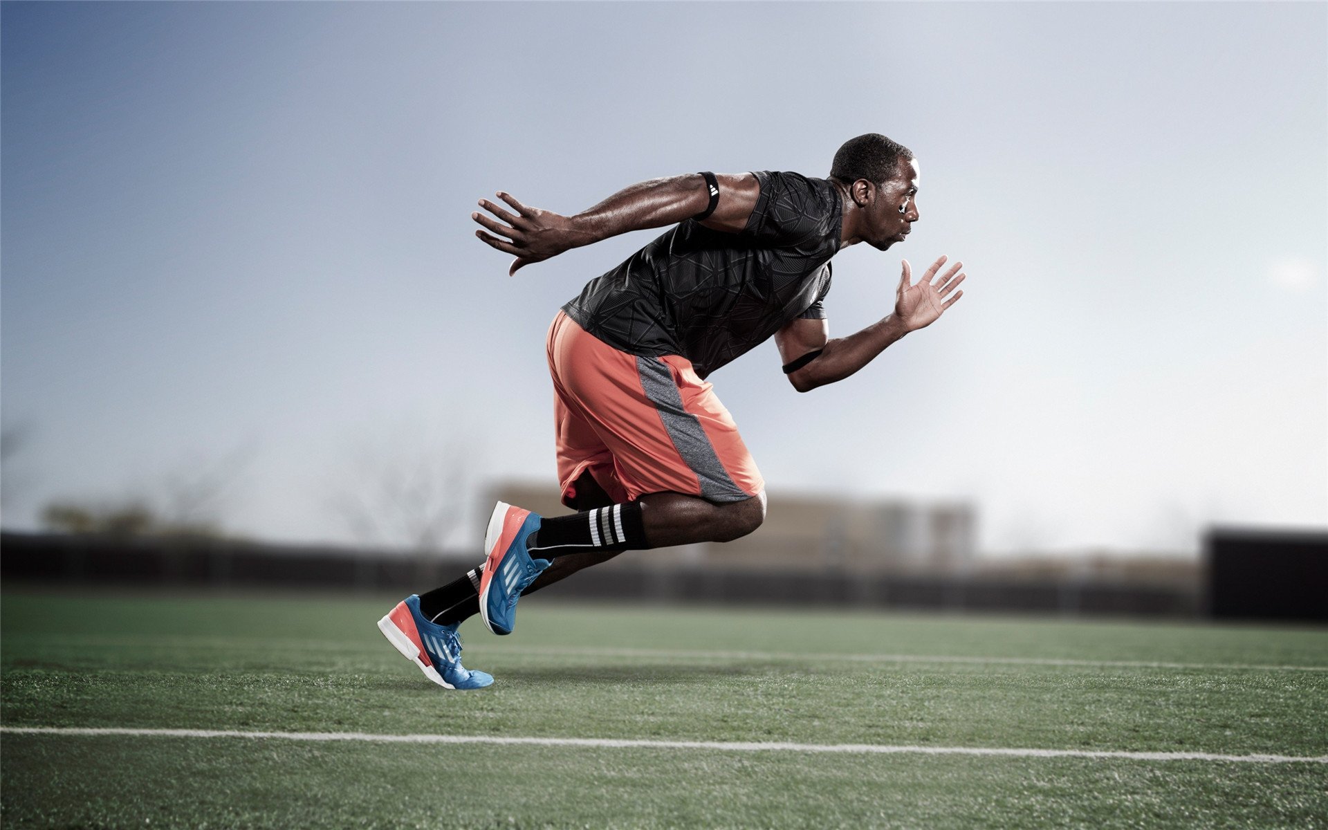 开云入口-F1品牌合作：跨界联名的新潮流，f1都有哪些品牌